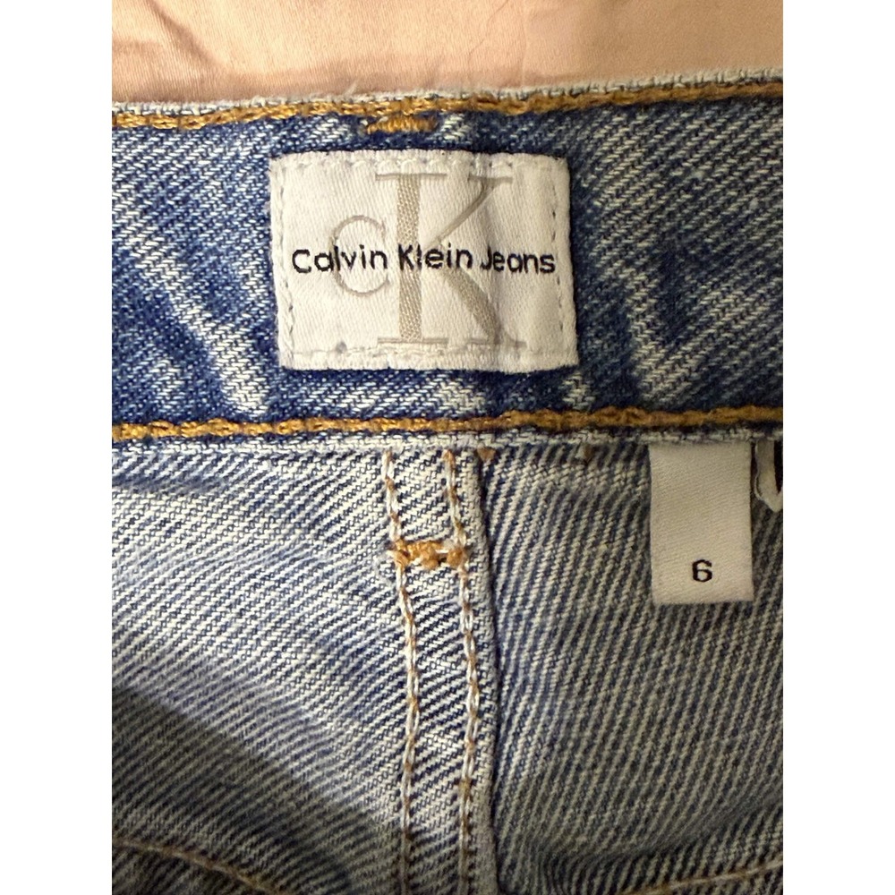 Calvin Klein Jeans Womens Light Wash Distressed Cut-off Denim Shorts Size 6 - Picture 3 of 10